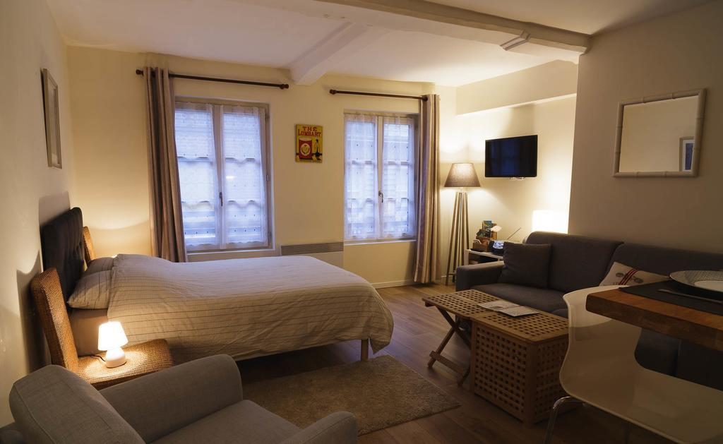 Le Studio Du Gouverneur Honfleur Room photo